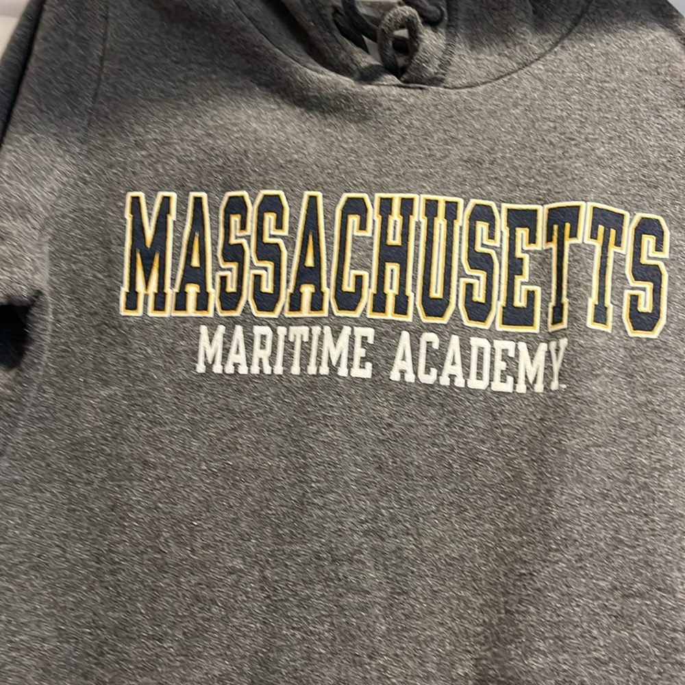 Massachusetts Maritime Academy sweatshirt youth medium